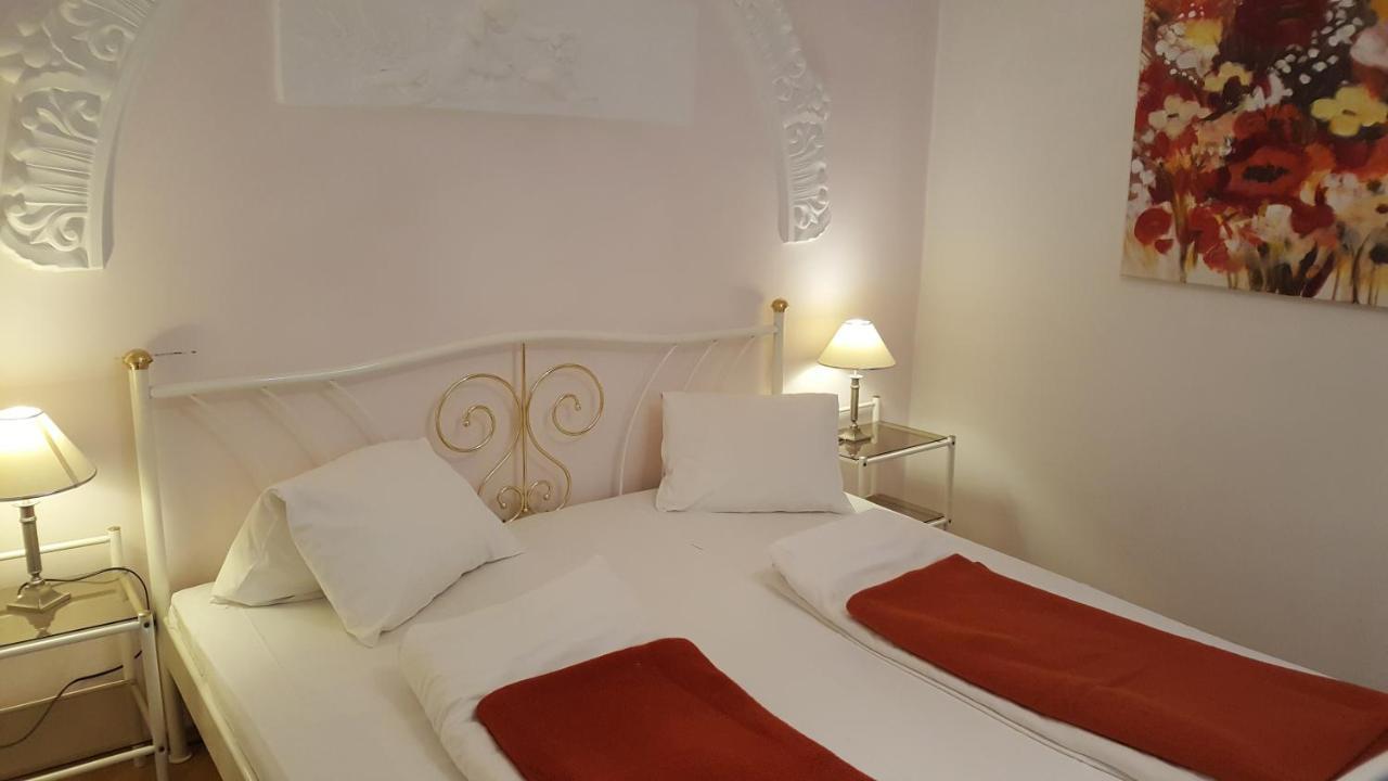 קלוסטרניובורג Appartements Andrea מראה חיצוני תמונה